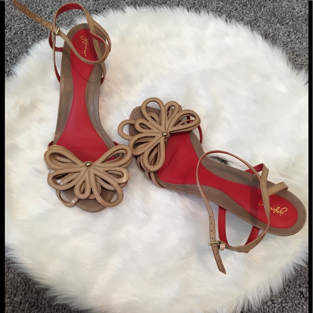 Kitten heels by Zeferino